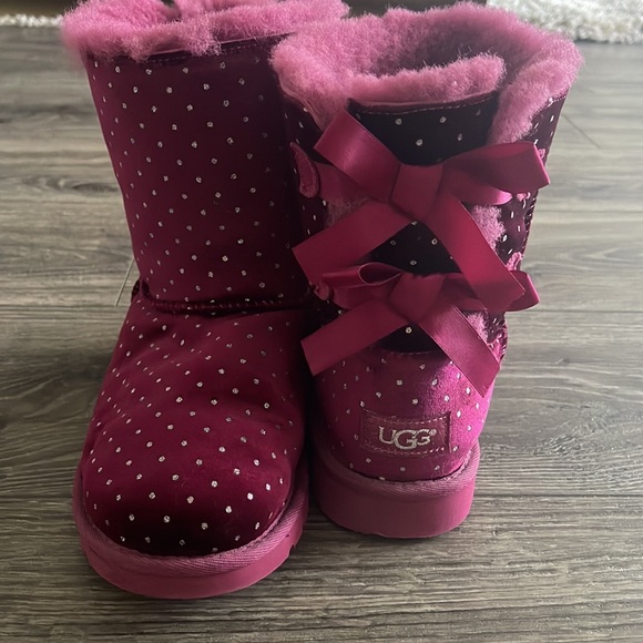 UGG - mid size for Big Girls - Picture 4 of 5